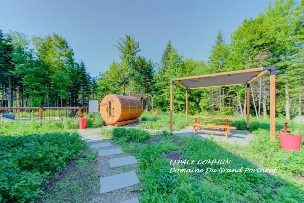 Nouveau - Chalet Moderne - Spa, Piscine & Sauna! Pont-Rouge Esterno foto